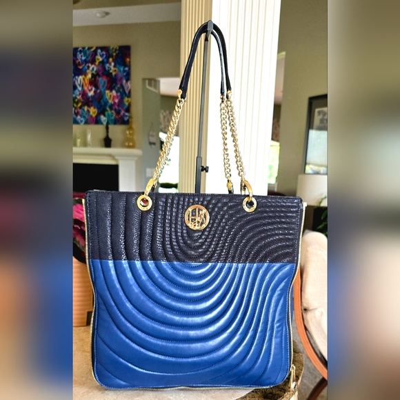 Henri Bendel No. 7 Blue Quilted Leather Expandable Zipper Shoulder Bag NWOT - Picture 16 of 16